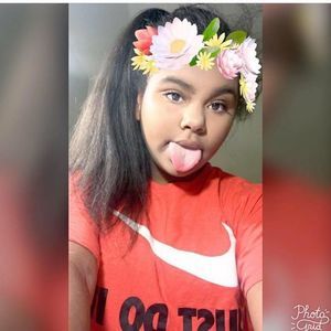 Meet your Posher, Simaya